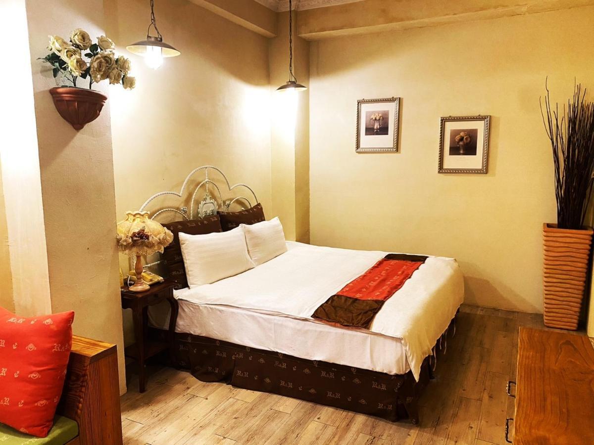 R&R Hotel Kaohsiung Buitenkant foto