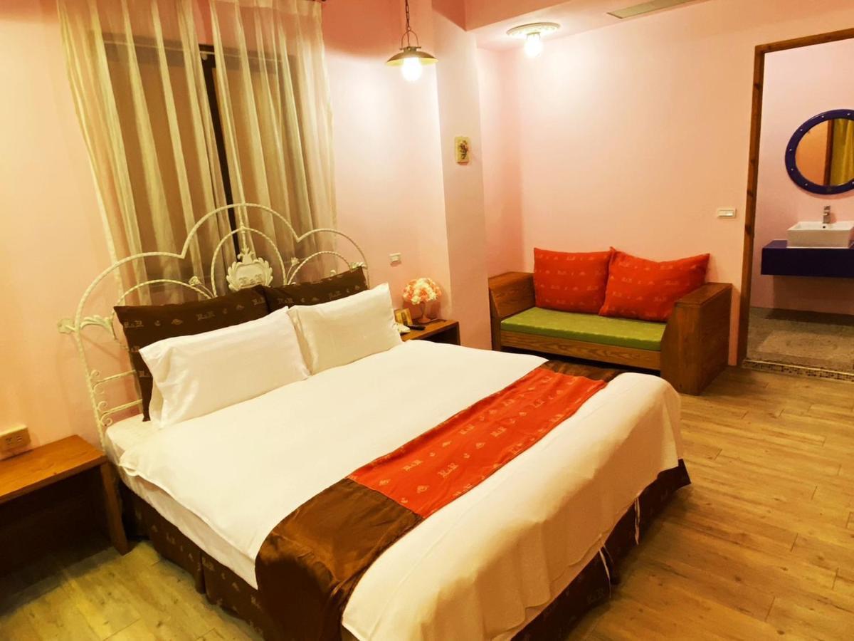 R&R Hotel Kaohsiung Buitenkant foto