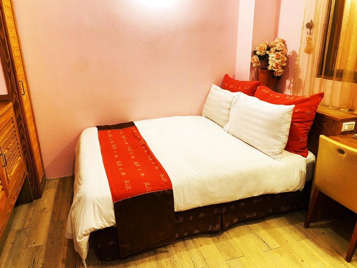 R&R Hotel Kaohsiung Buitenkant foto