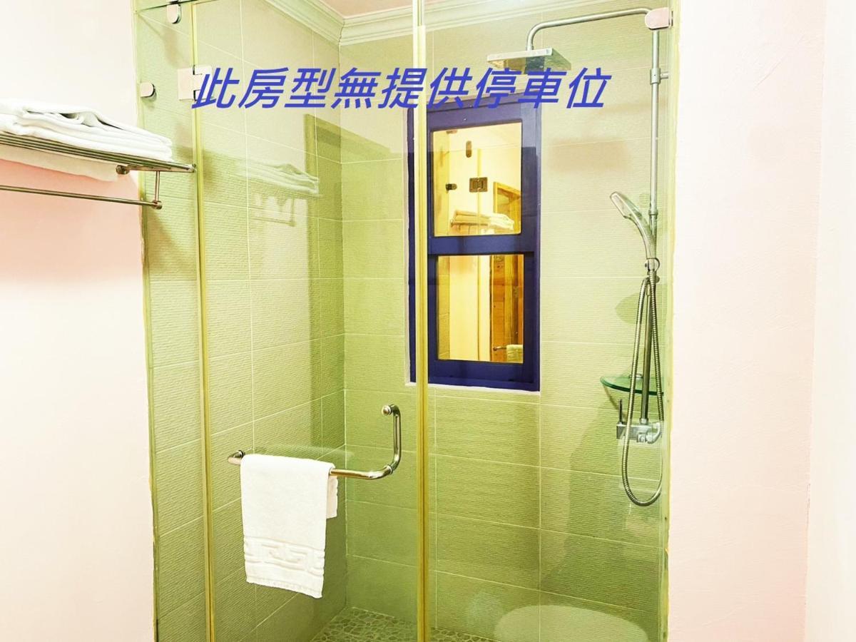 R&R Hotel Kaohsiung Buitenkant foto