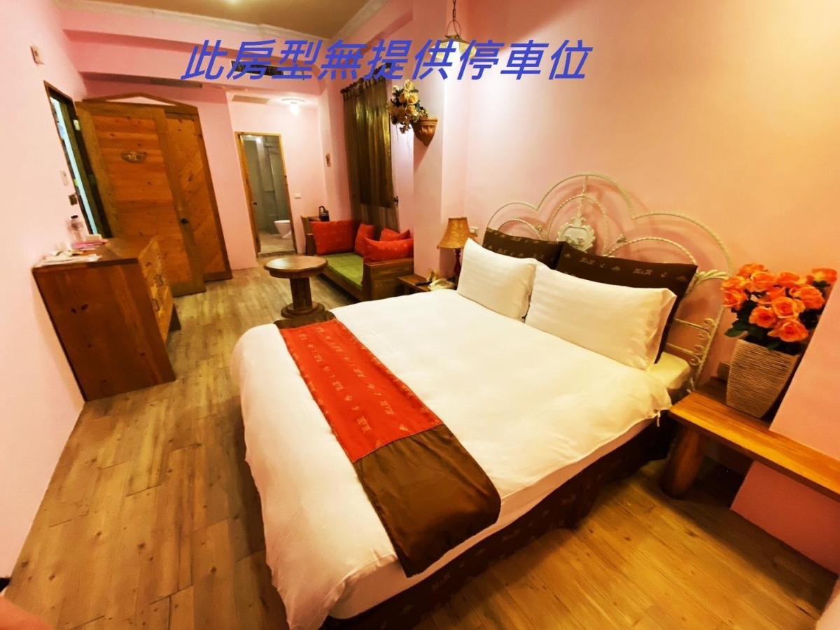 R&R Hotel Kaohsiung Buitenkant foto