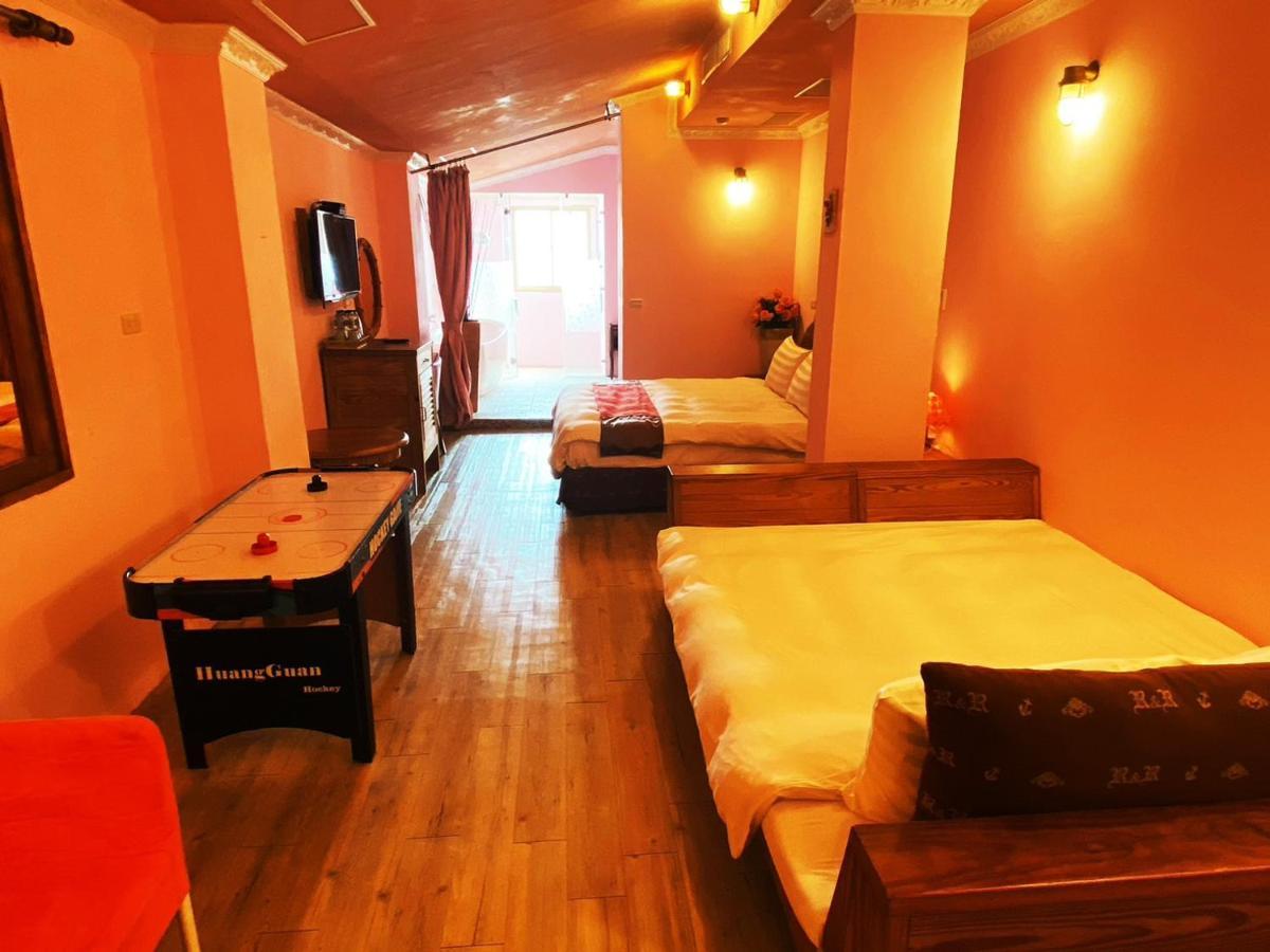 R&R Hotel Kaohsiung Buitenkant foto