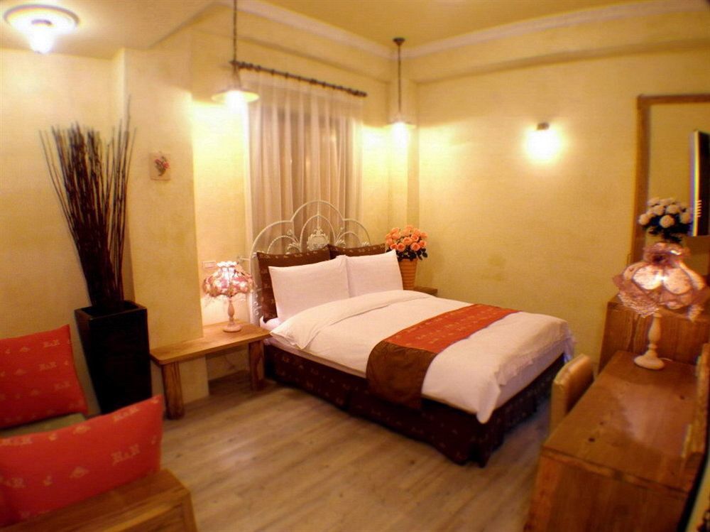R&R Hotel Kaohsiung Buitenkant foto