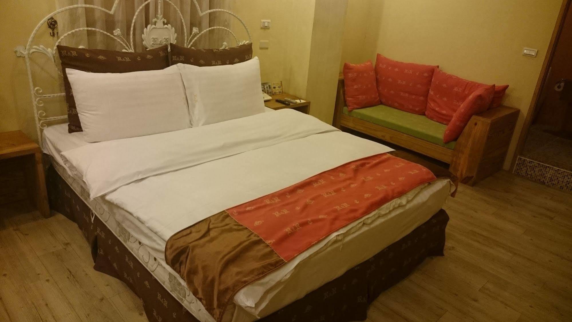 R&R Hotel Kaohsiung Buitenkant foto
